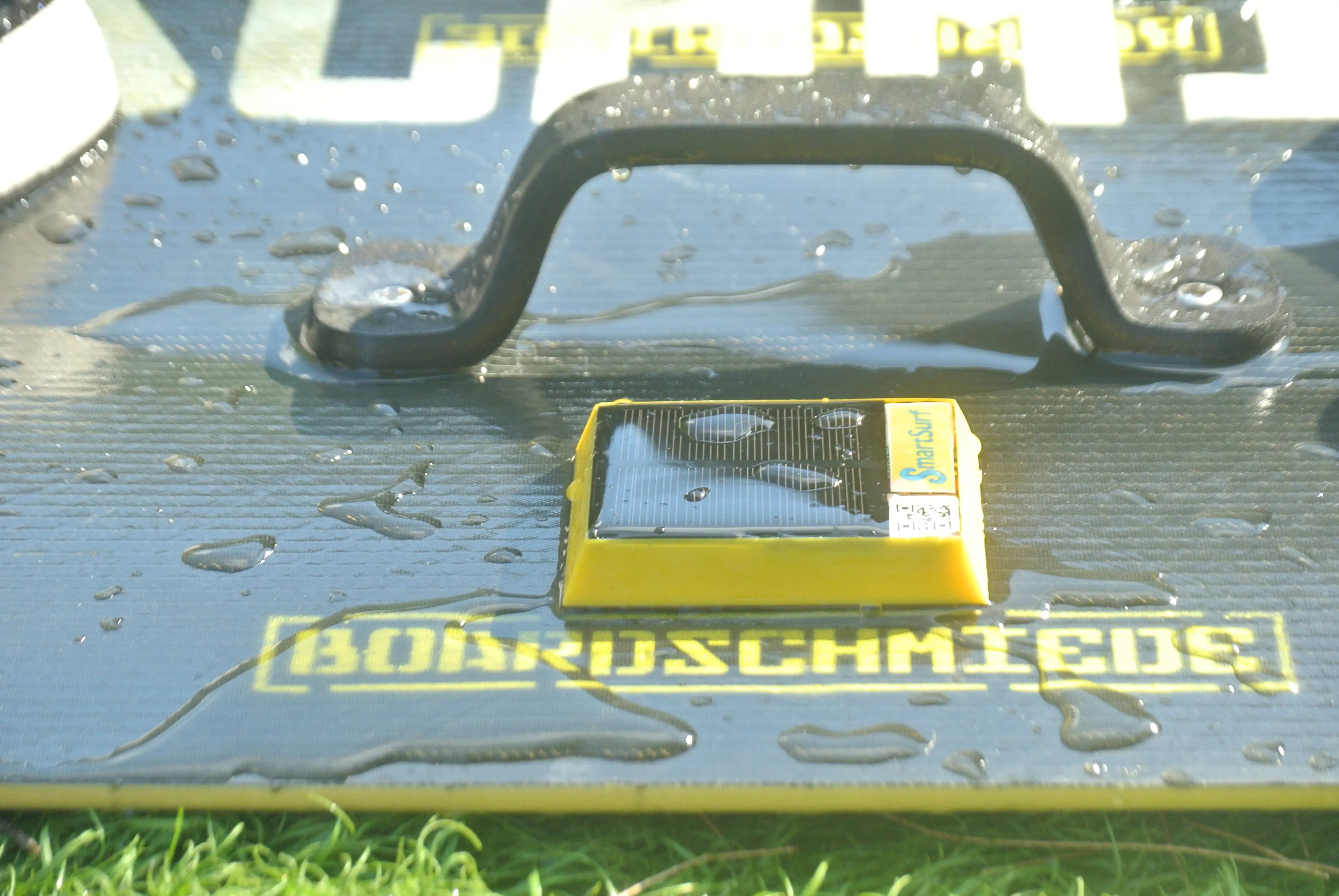 Tracker on wet board